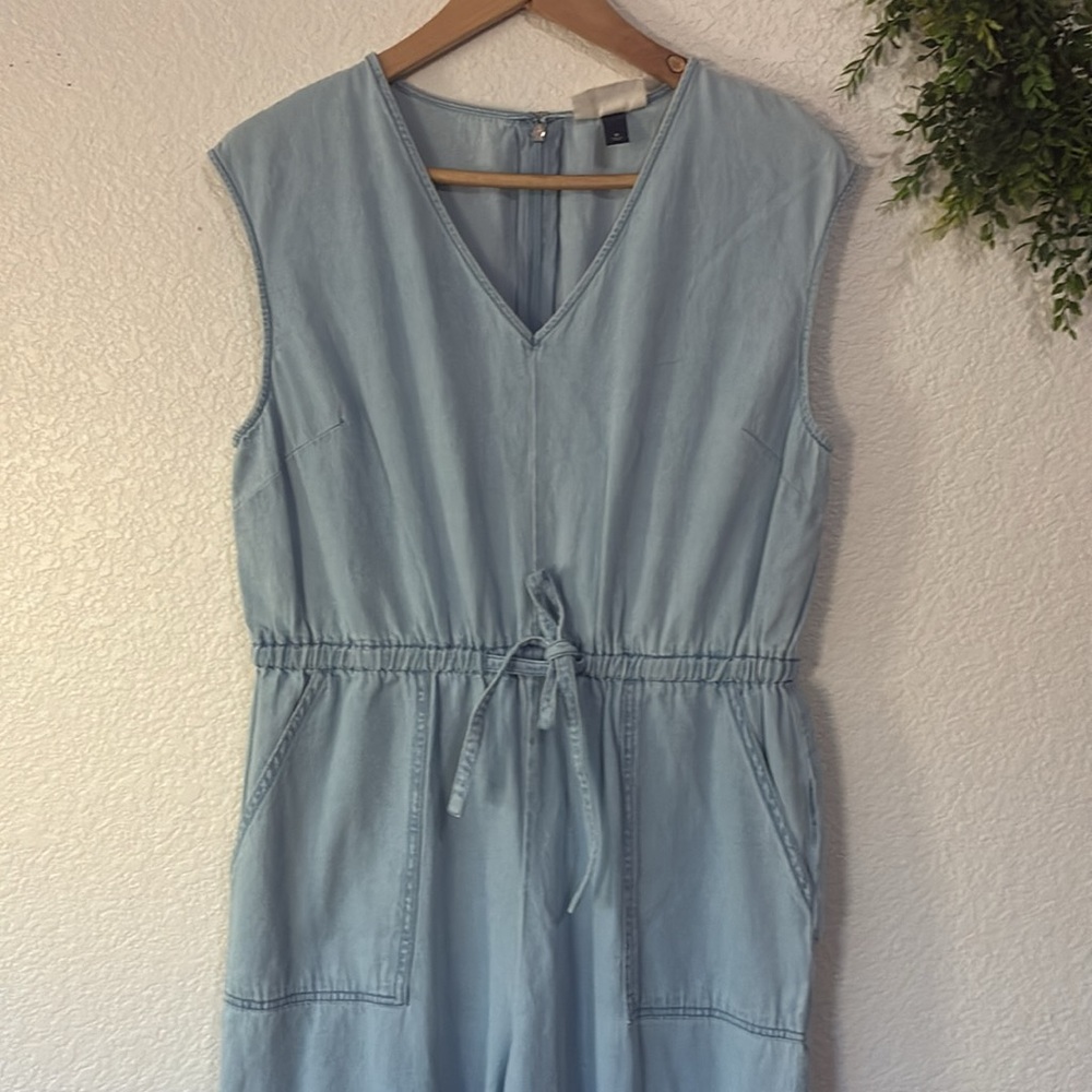 Universal Thread Women's Chambray Sleeveless Jumpsuit Size Medium - Picture 4 of 10
